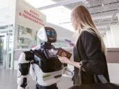 Любимый робот Путина стал жертвой электрокара Tesla