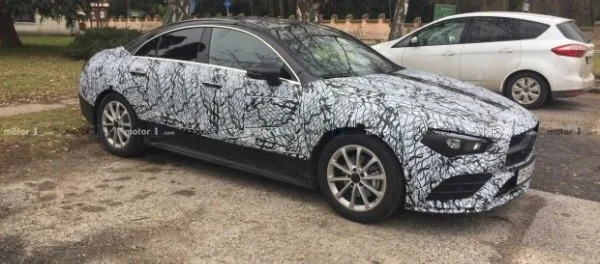 В Сети появились фото Mercedes-Benz CLA 2020 года в камуфляже