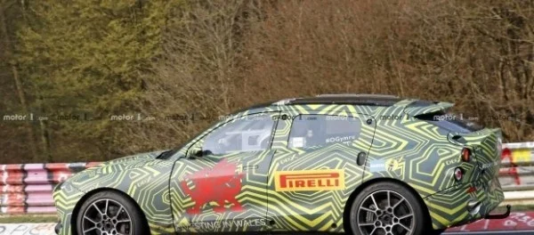 Aston Martin тестирует кроссовер на скорости 300 км/ч