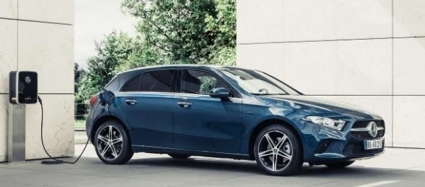 Mercedes-Benz показала гибридные A250e и B250e