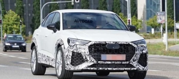 Новый Audi RS Q3 Sportback «засветился» на тестах