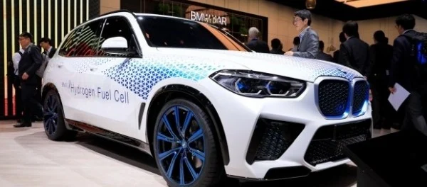 Концепт BMW i Hydrogen Next предвестил кроссовер на водороде