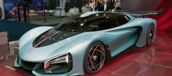 FAW представил электрокросс E115 и гибридный суперкар S9