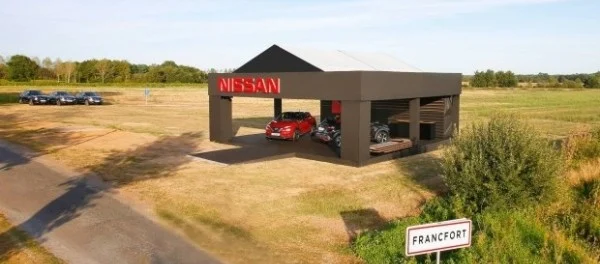 «Francfort»: Nissan устроил собственный салон в глухой французской деревне