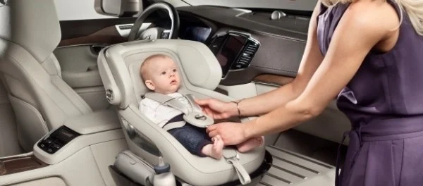 Компания Volvo разработала рекомендации по безопасности детей в автомобилях