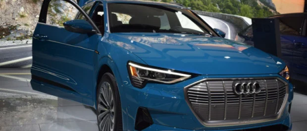 Кросовер Audi E-Tron отримав збільшений запас ходу