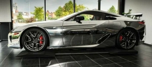 €1.000.000 за Тойоту? Продается редкий Lexus LFA практически без пробега