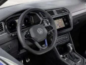 Новый Tiguan R оказался быстрее Porsche Cayenne Turbo S