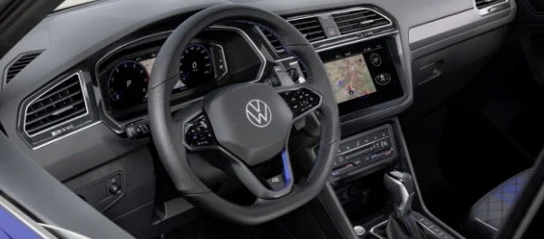 Новый Tiguan R оказался быстрее Porsche Cayenne Turbo S