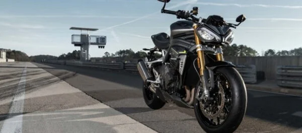 Triumph представил новый мотоцикл Speed Triple 1200 RS