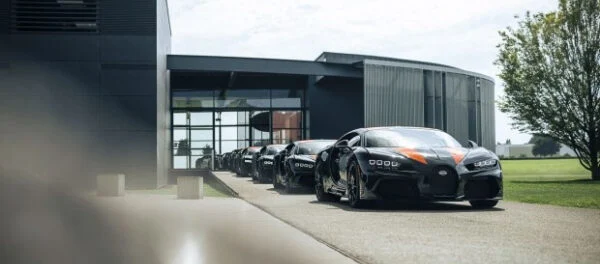 Дорогущая «восьмерка»: первая партия Bugatti Chiron Super Sport 300+