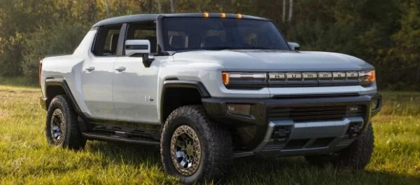 Кількість замовлень на електрокари Hummer перевищила 65 тисяч