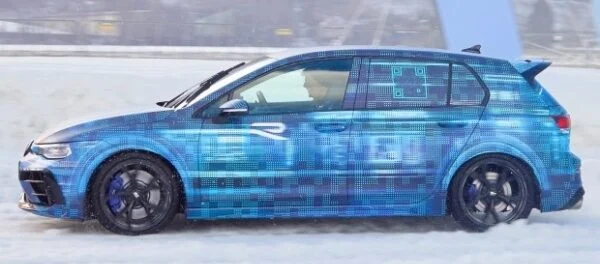 Новий Volkswagen Golf R зміниться зовні та всередині