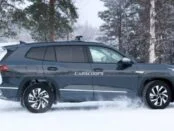 Кросовер Volkswagen Tayron сфотографували на зимових тестах