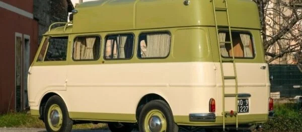 Кемпер на базі Alfa Romeo 1955 року продадуть за 100 тисяч доларів