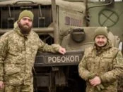 Інженерним підрозділам ЗСУ у роботі допомагають броньовані навантажувачі