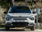 Новий CITROEN E-C4 X перемагає у тесті-порівнянні електромобілів на дистанції пробігу 1 000 км!