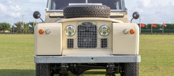 Класичний Land Rover перетворили на електромобіль