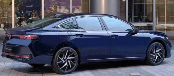 Новий седан Volkswagen Passat B9 показали на фото